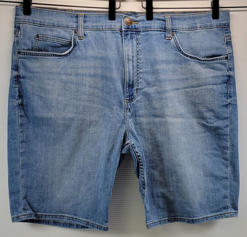 G) Lee Men Denim Medium Wash Blue Jean Shorts 10" Inseam Size 42